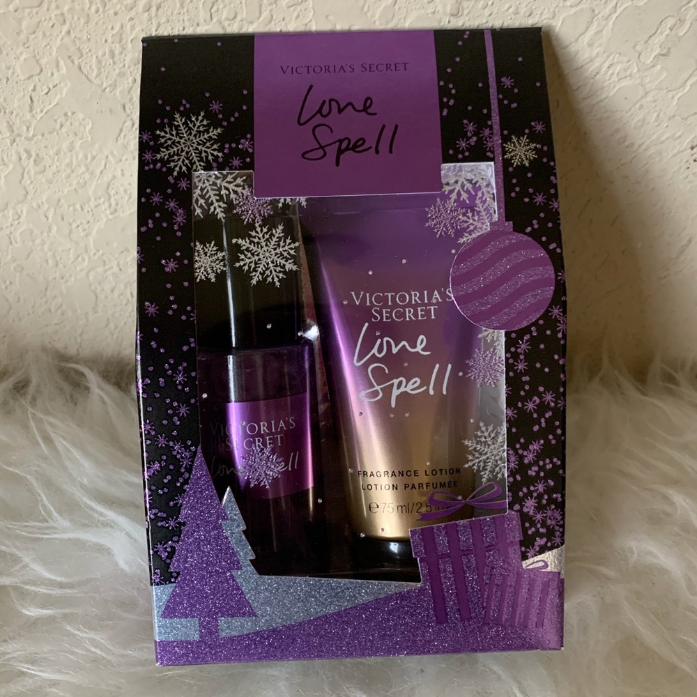Victoria’s Secret gift sets - Picture 2 of 5